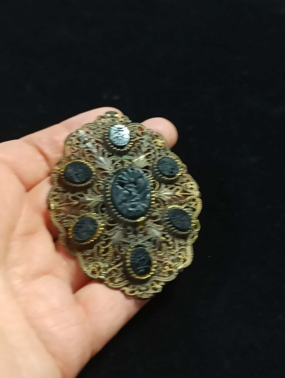 Vintage 1960s Filigree Black Onyx Cabochon Brooch Pendant Victorian Revival - Picture 6 of 12